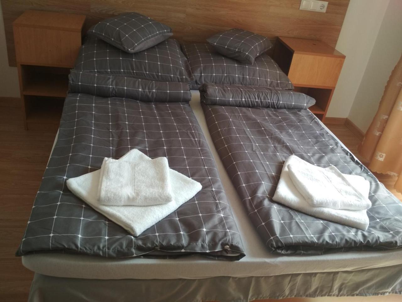 Acopark Vendeghaz Hotel Debreţin Exterior foto