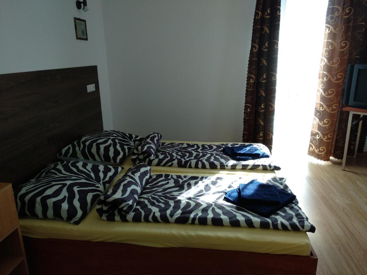 Acopark Vendeghaz Hotel Debreţin Exterior foto