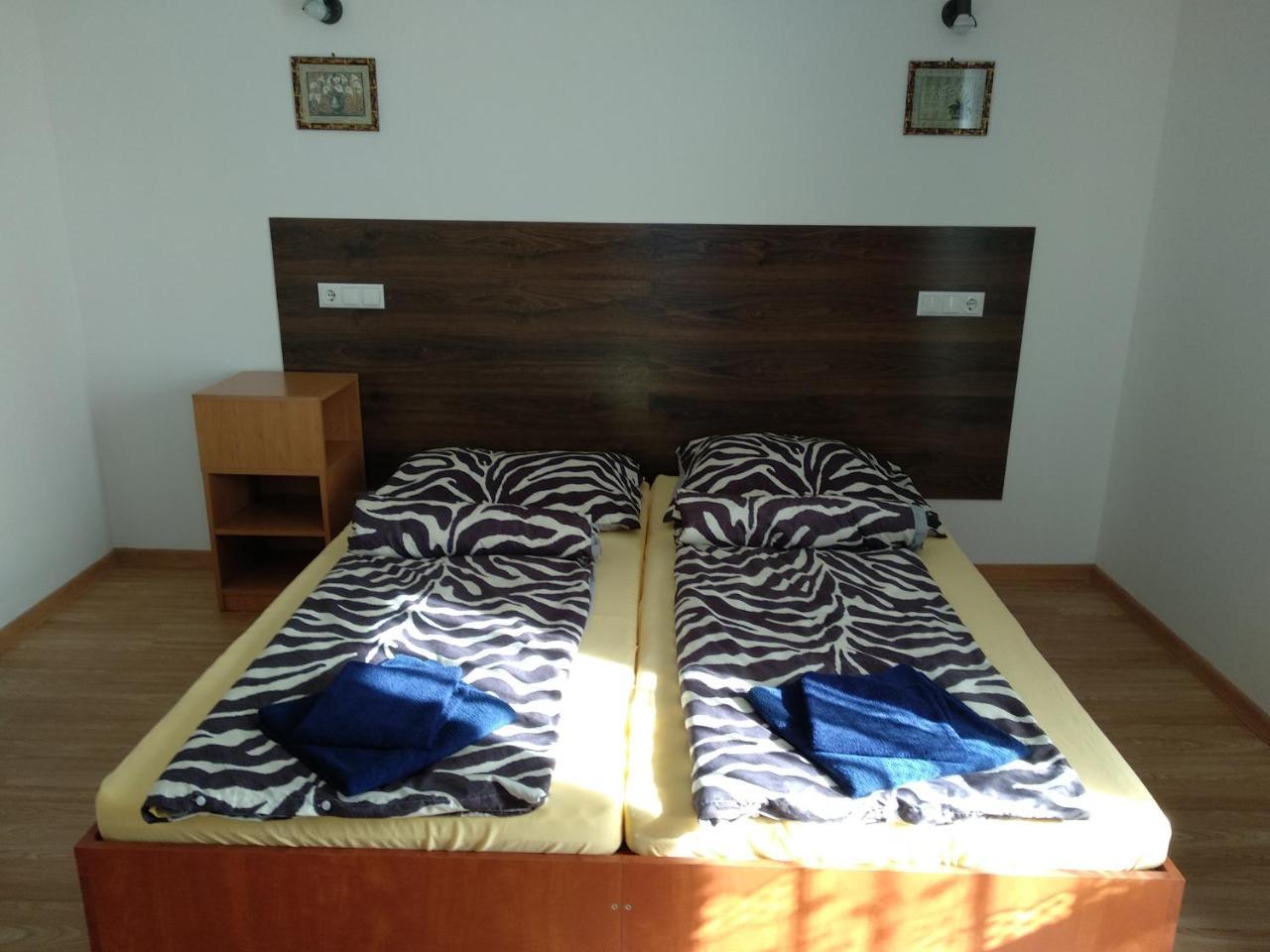 Acopark Vendeghaz Hotel Debreţin Exterior foto