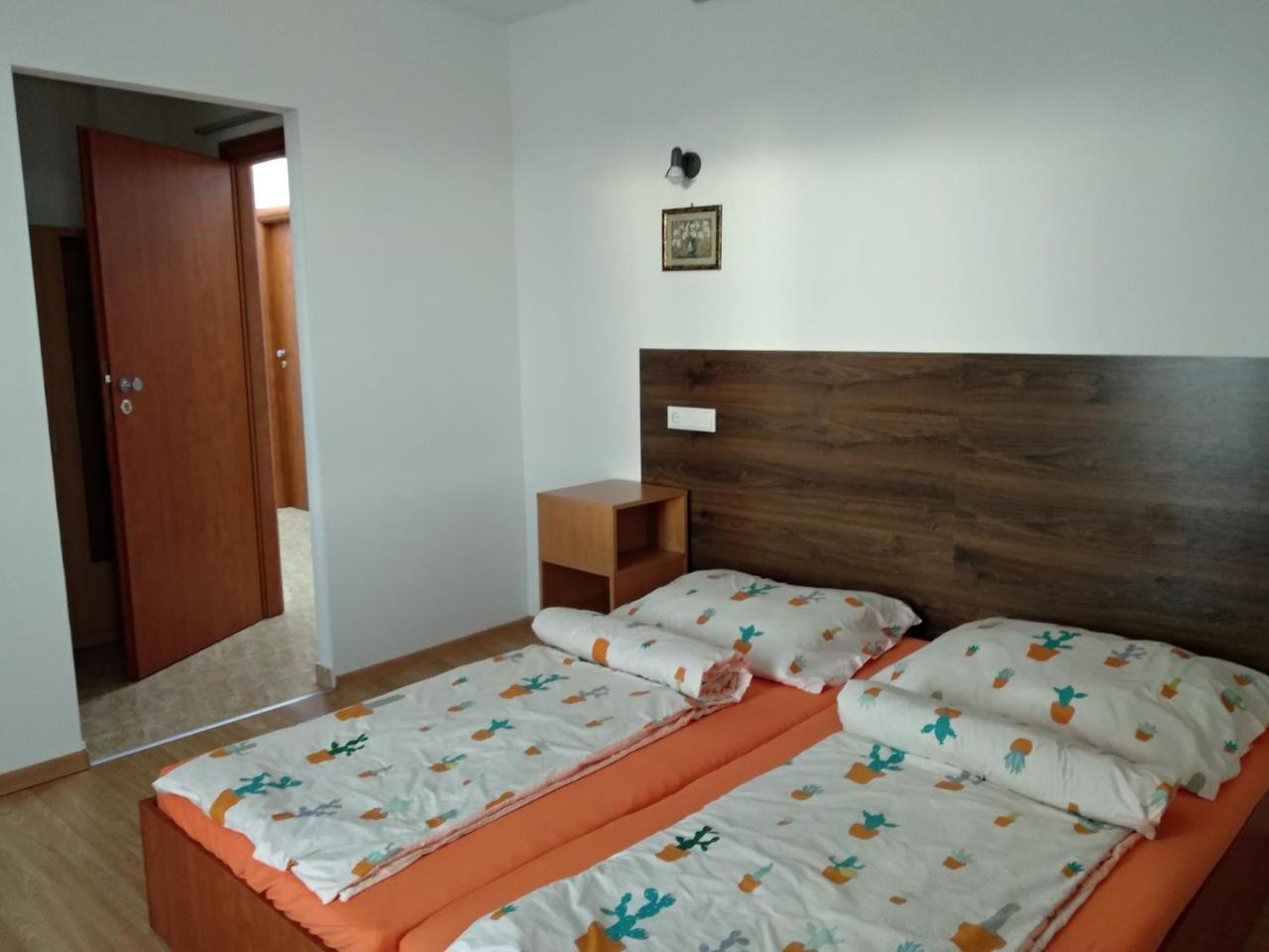 Acopark Vendeghaz Hotel Debreţin Exterior foto